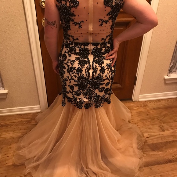 Evening dress, prom formal. - Picture 2 of 8
